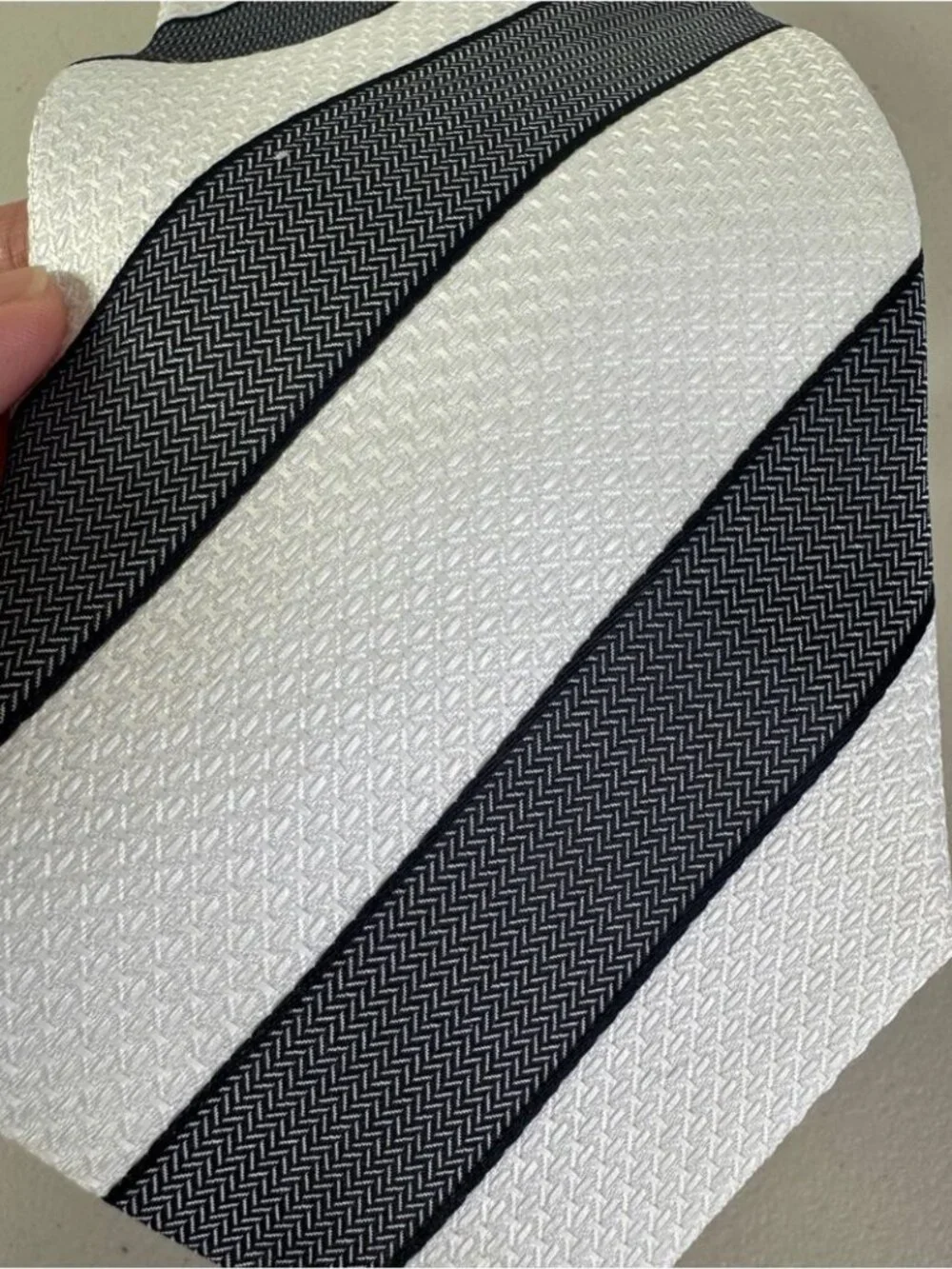 Ermenegildo Zegna Black White Diagonal Stripe Silk Tie Luxury Designer Classic